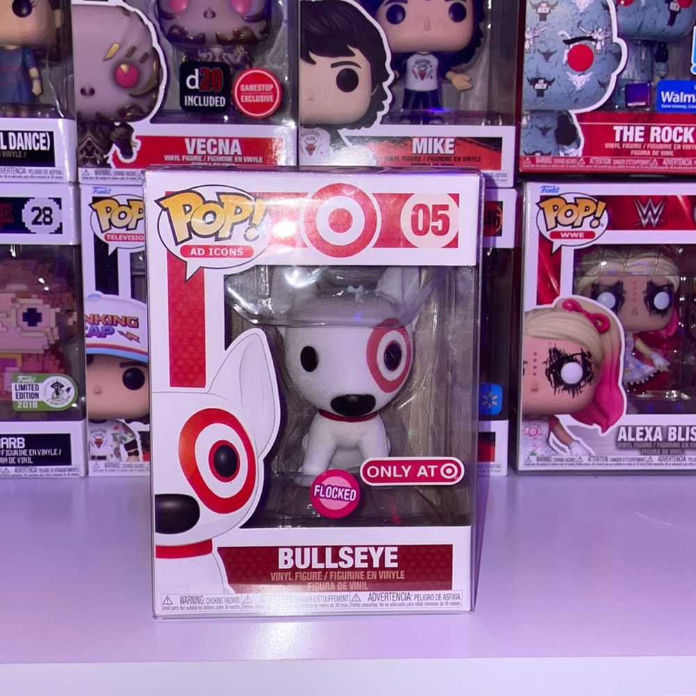 Funko pop!!! Target dog (flocked) get it now at a good price!!!!